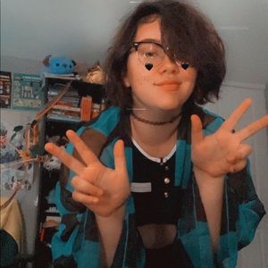 Meet your Posher, Cassandra